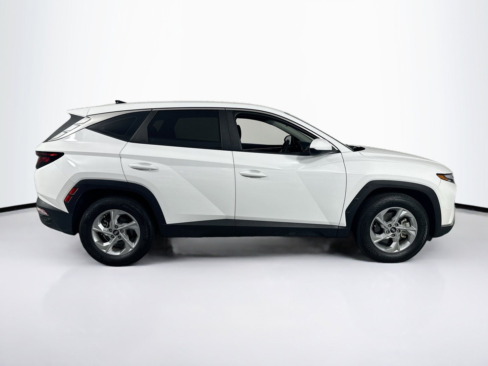 Used 2023 Hyundai Tucson SE FWD image 4