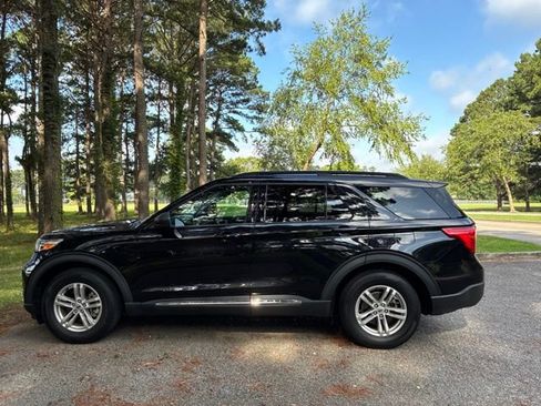 Used 2022 Ford Explorer XLT w/ Equipment Group 202A RWD image 6