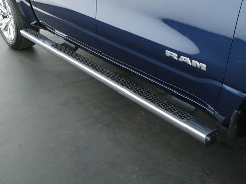 Used 2023 RAM 1500 Laramie AWD/4WD image 17
