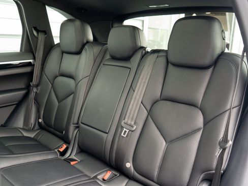Used 2018 Porsche Cayenne S AWD/4WD image 24