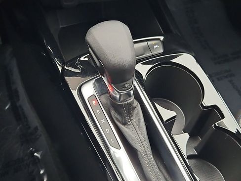 Certified 2025 Chevrolet Trax LT w/ LT Convenience Package image 20