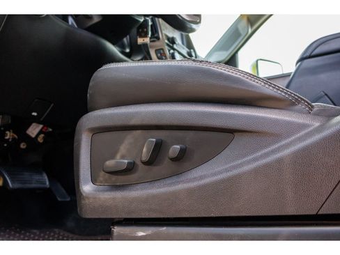 Used 2018 GMC Sierra 2500 Denali w/ Duramax Plus Package AWD/4WD image 16