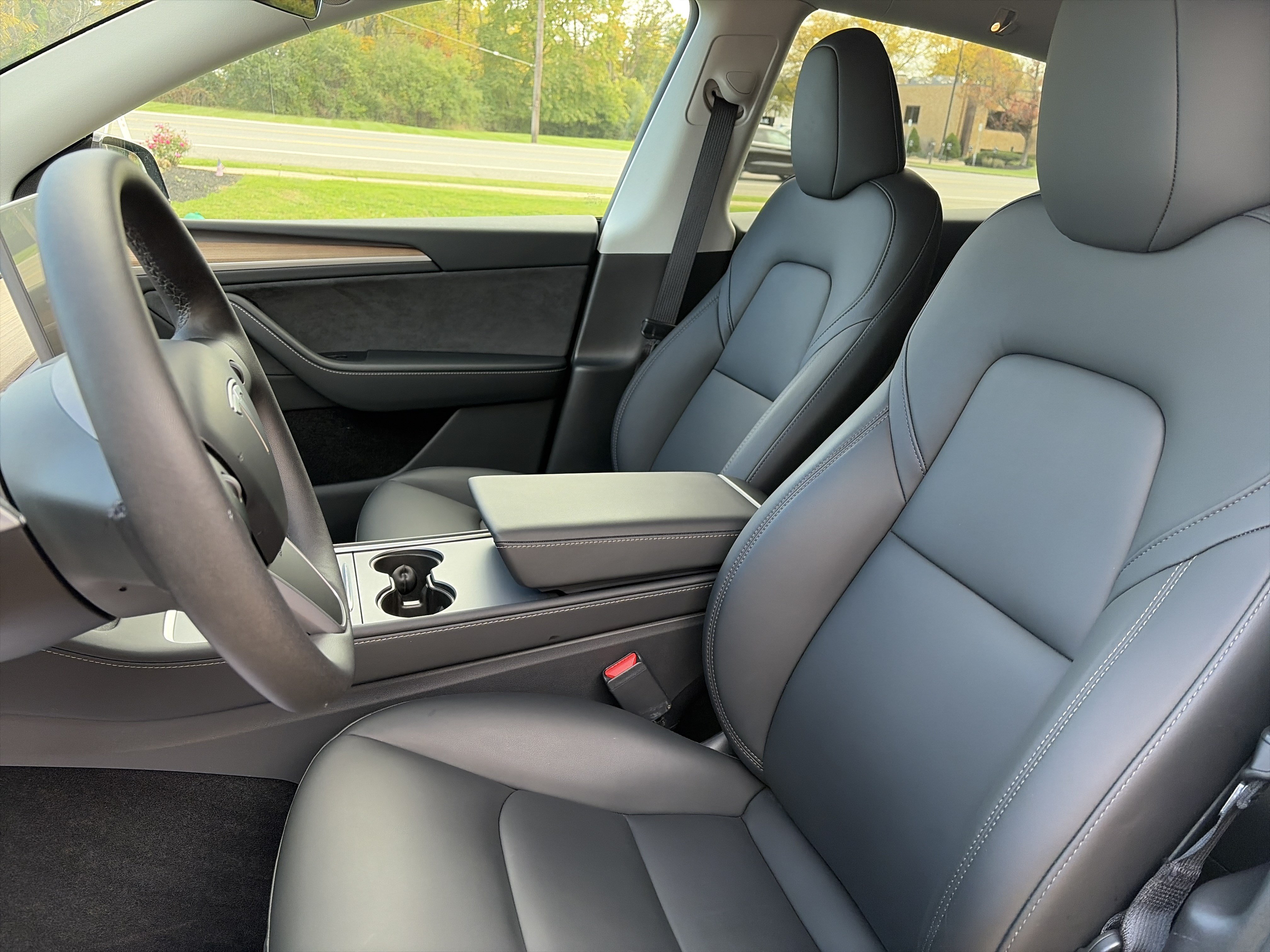 Used 2025 Tesla Model Y Performance AWD/4WD image 12