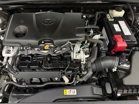 Used 2018 Toyota Camry SE w/ Accessory Appearance Package image 31