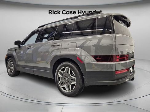 Used 2025 Hyundai Santa Fe SEL w/ Tow & Go Package image 7