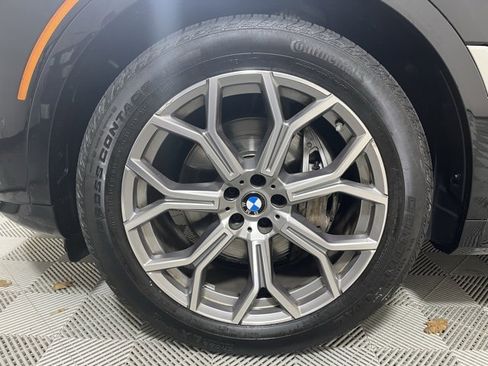 Used 2024 BMW X7 xDrive40i w/ Premium Package image 26