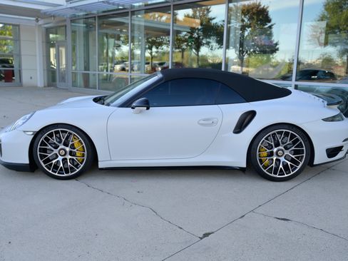 Used 2015 Porsche 911 Turbo S image 8