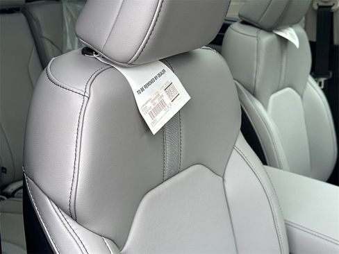 New 2025 Honda Pilot Touring image 11