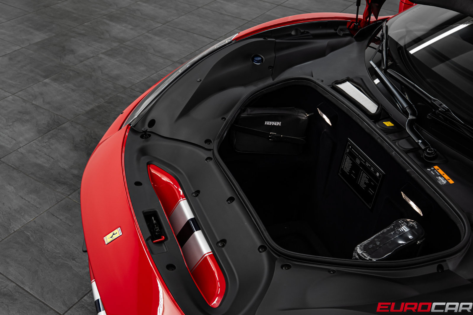 Used 2019 Ferrari 488 Pista Coupe RWD image 11