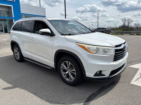 Used 2014 Toyota Highlander XLE FWD image 5