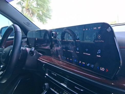 Used 2025 Chevrolet Traverse RS w/ LPO, Floor Liner Package FWD image 11