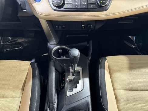 Used 2018 Toyota RAV4 XLE w/ Carpet Mat Package AWD/4WD image 20