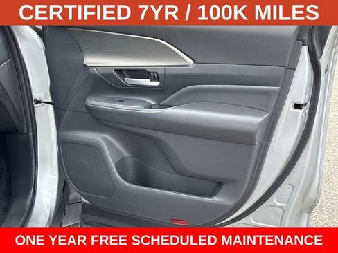 Used 2025 Toyota Grand Highlander FWD image 8
