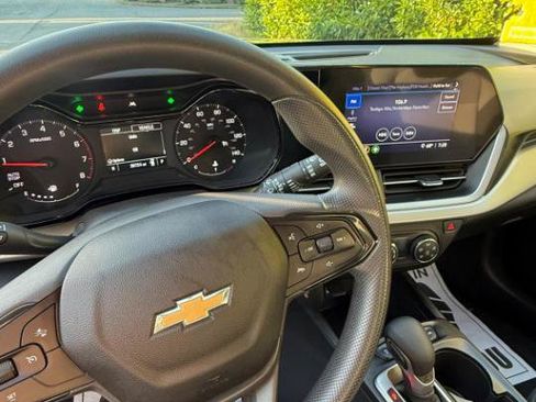 Used 2025 Chevrolet Trax LS FWD image 14
