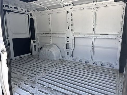 Used 2025 RAM ProMaster 2500 w/ Convenience Group FWD image 27
