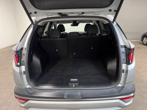 Used 2025 Hyundai Tucson SEL FWD image 16