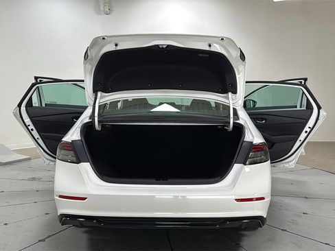 Used 2024 Honda Accord Sport image 16