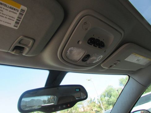 Used 2008 Saturn Aura XR w/ Premium Trim Package image 19