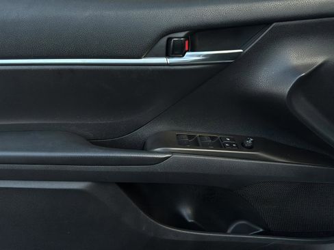 Used 2022 Toyota Camry LE image 48