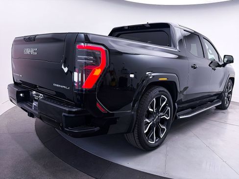 Used 2025 GMC Sierra EV Denali AWD/4WD image 18
