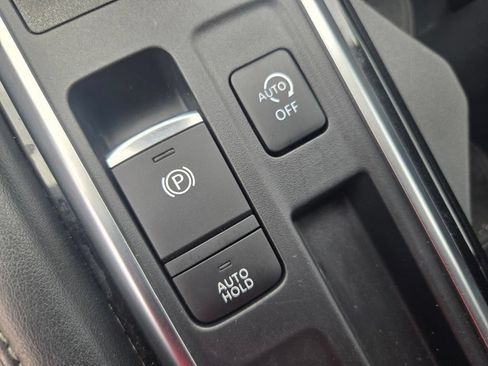 Used 2023 Nissan Pathfinder SL w/ SL Premium Package FWD image 15