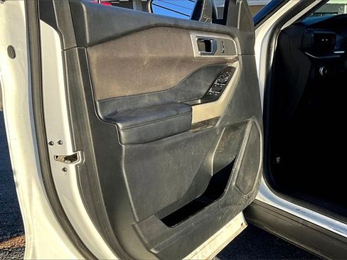 Used 2020 Ford Explorer XLT w/ Comfort Package image 17