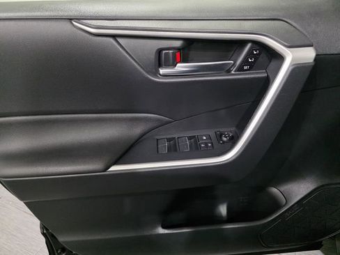 Used 2023 Toyota RAV4 XLE Premium image 10