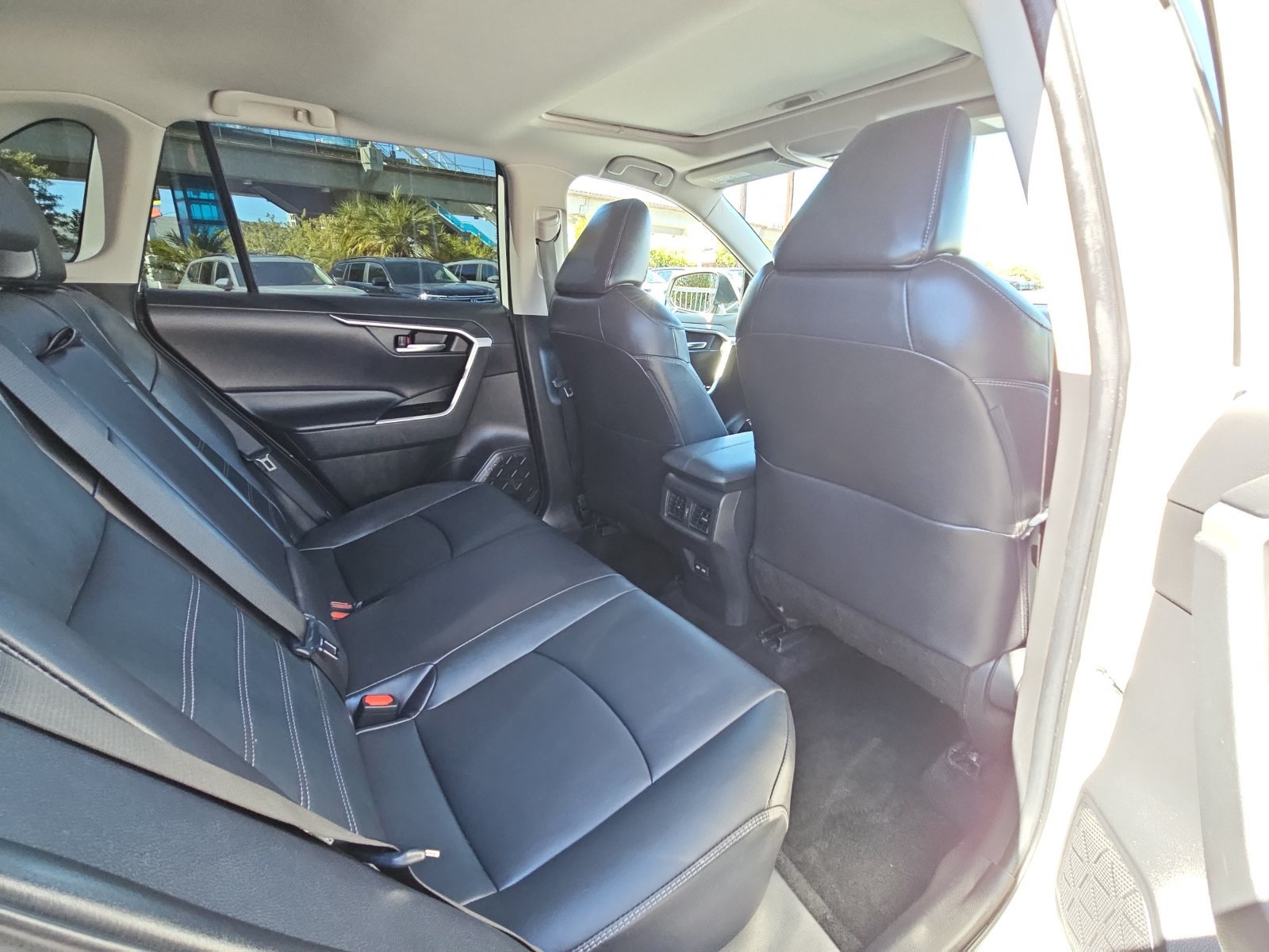Used 2022 Toyota RAV4 XLE Premium FWD image 11