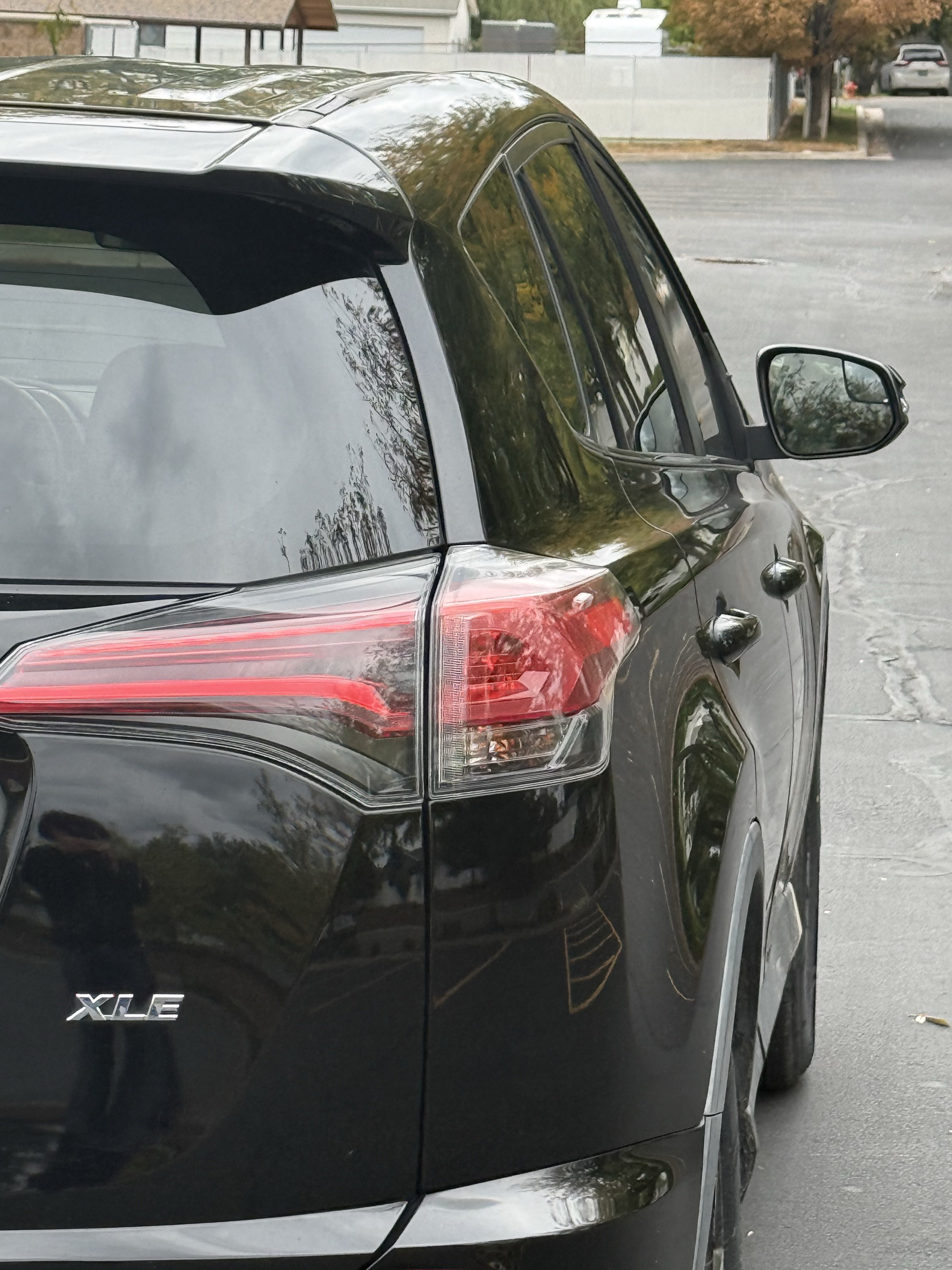 Used 2018 Toyota RAV4 XLE w/ Carpet Mat Package FWD image 21