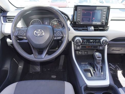 Used 2021 Toyota RAV4 XLE FWD image 11