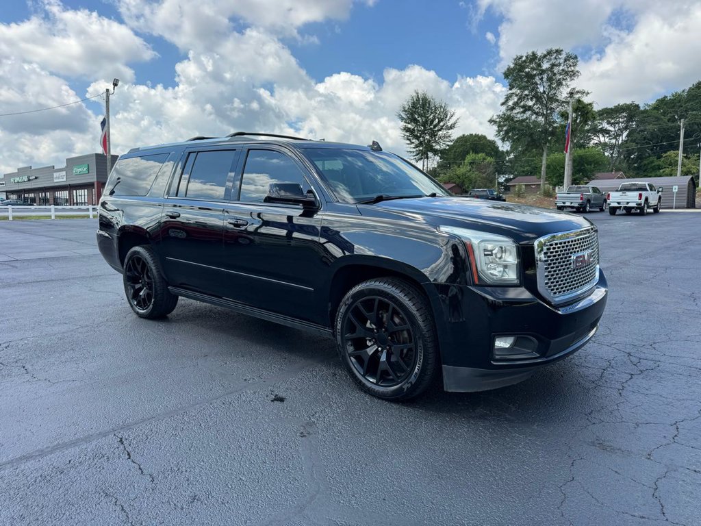 Used 2017 GMC Yukon XL Denali w/ Open Road Package AWD/4WD image 4