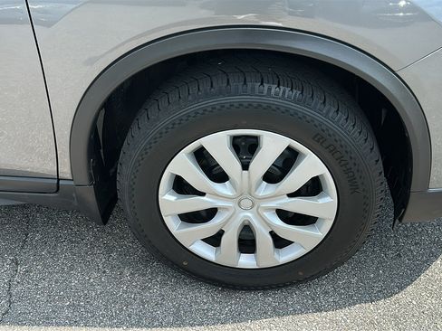 Used 2018 Nissan Rogue S AWD/4WD image 8