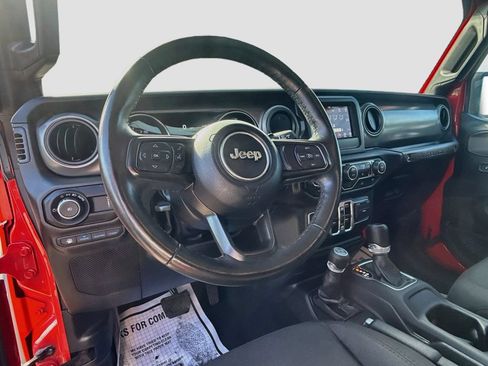 Used 2023 Jeep Wrangler Unlimited w/ Cold Weather Group AWD/4WD image 12