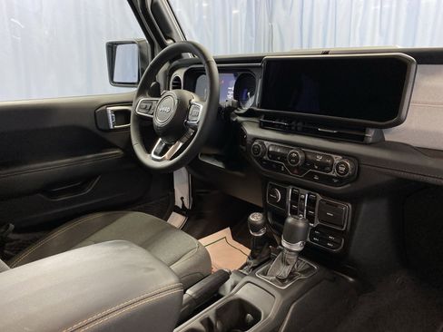 Certified 2025 Jeep Wrangler Backcountry image 42