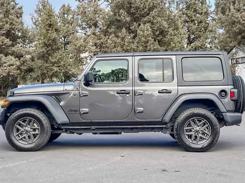 Used 2024 Jeep Wrangler Sport S image 8