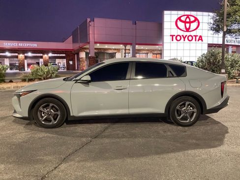 Used 2025 Kia K4 LXS image 7