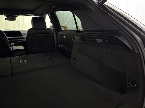 Used 2024 Cadillac XT4 Sport AWD/4WD image 18