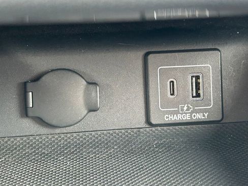 Used 2019 Nissan Pathfinder SL image 33