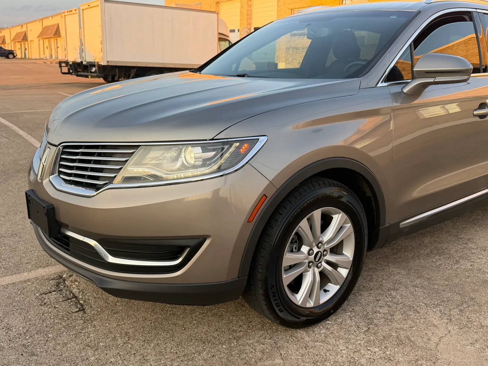 Used 2017 Lincoln MKX Premiere FWD image 11