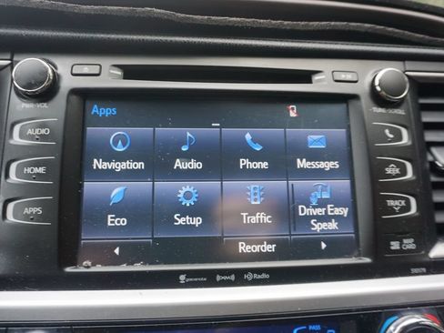 Used 2018 Toyota Highlander XLE FWD image 10