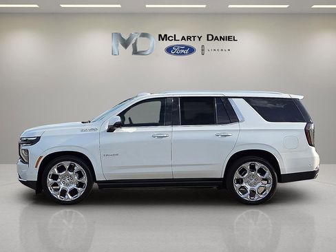 Used 2025 Chevrolet Tahoe High Country AWD/4WD image 3
