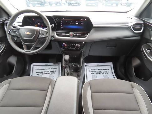 Used 2025 Chevrolet TrailBlazer LT AWD/4WD image 24