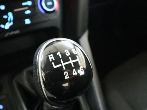 Used 2017 Ford Focus SE FWD image 17