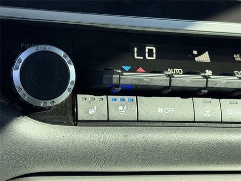 Used 2024 Toyota Tundra Platinum image 23