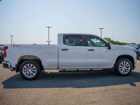 Used 2022 Chevrolet Silverado 1500 Custom AWD/4WD image 8