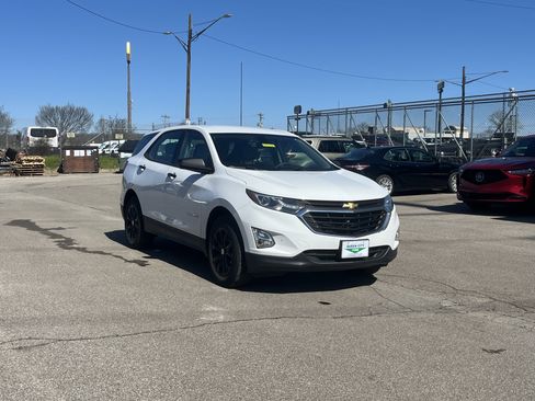 Used 2018 Chevrolet Equinox LS FWD image 1