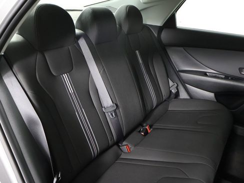 Used 2023 Hyundai Elantra SEL w/ Convenience Package image 28