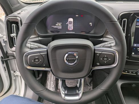 Certified 2023 Volvo C40 P8 Recharge Ultimate image 16