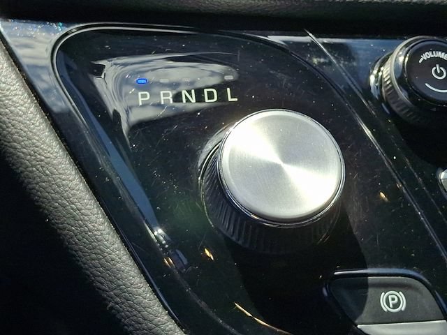 Used 2025 Chrysler Pacifica Limited FWD image 14