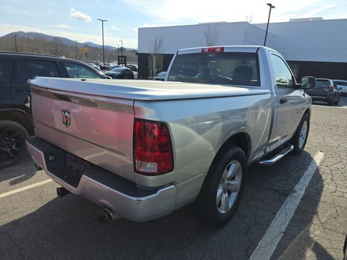 Used 2013 RAM 1500 Express image 2